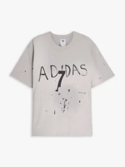 Adidas x SFTM T-shirt i Grå Two