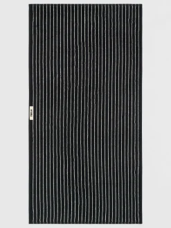 Badehåndklæde i Black Stripes