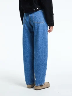 Barrel Jeans i Washed Blue