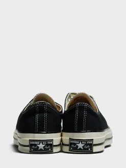 Chuck 70 Low Top Canvas Sneakers i Sort
