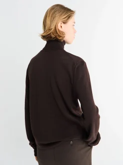 Eve Thin Turtleneck Sweater i Mørkebrun