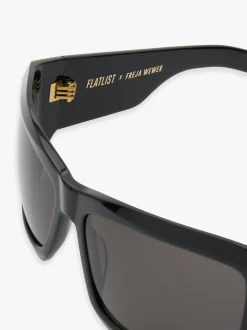 Fargo Solbriller i Solid Sort og Solid Sort Linse