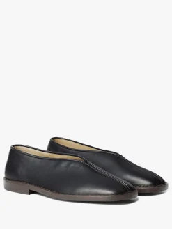 Flade Læder Piped Slippers i Sort og Mørkebrun