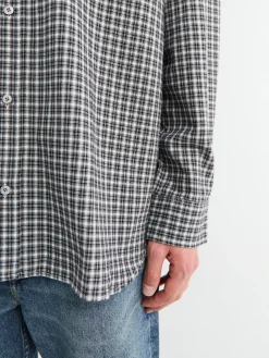 Flannel Button-Up Skjorte i Sort og Hvid
