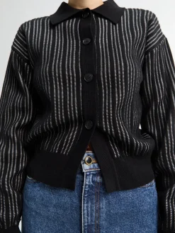 Form Cardigan i Sort Strib