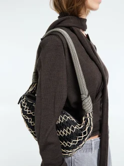 Fortune Croissant Filt Bag in Chevron Light Beige og Black