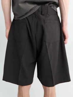 Klassiske shorts i mørkegrå stribe