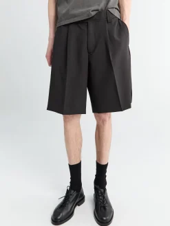 Klassiske shorts i mørkegrå stribe