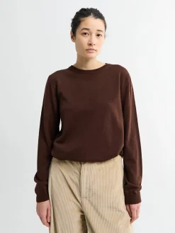 Merino strikket crew neck i Brun