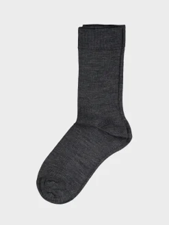 Mrs Merino Fine Ribbed Strømper i Mørkegrå