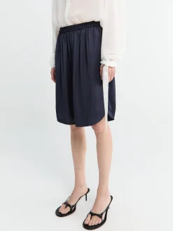 Nelis Satin Bermuda Shorts i Navy