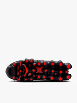 Nike Air Liquid Max in Black, Metallic Gold-Team Red-Fire