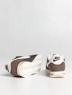 Nike Cortez Textile i BAROQUE BROWN/SAIL-KHAKI