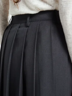 Pleats Long Nederdel i Charcoal Grey