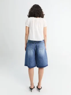 Relaxed Bermuda Denim Shorts i Classic Blue