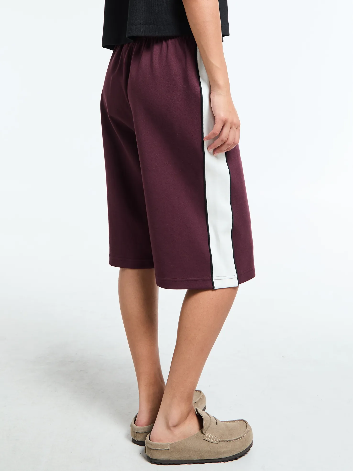 Shorts i Burgundy Crush og Sail