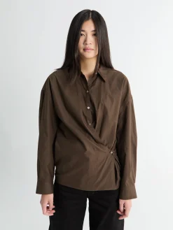 Straight Collar Twisted skjorte i Truffle