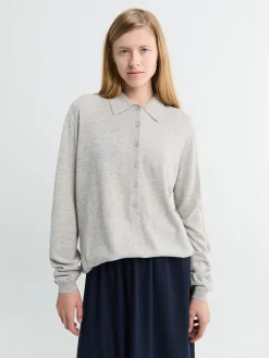 Tala Strikket V-hals Polo i Lysegrå