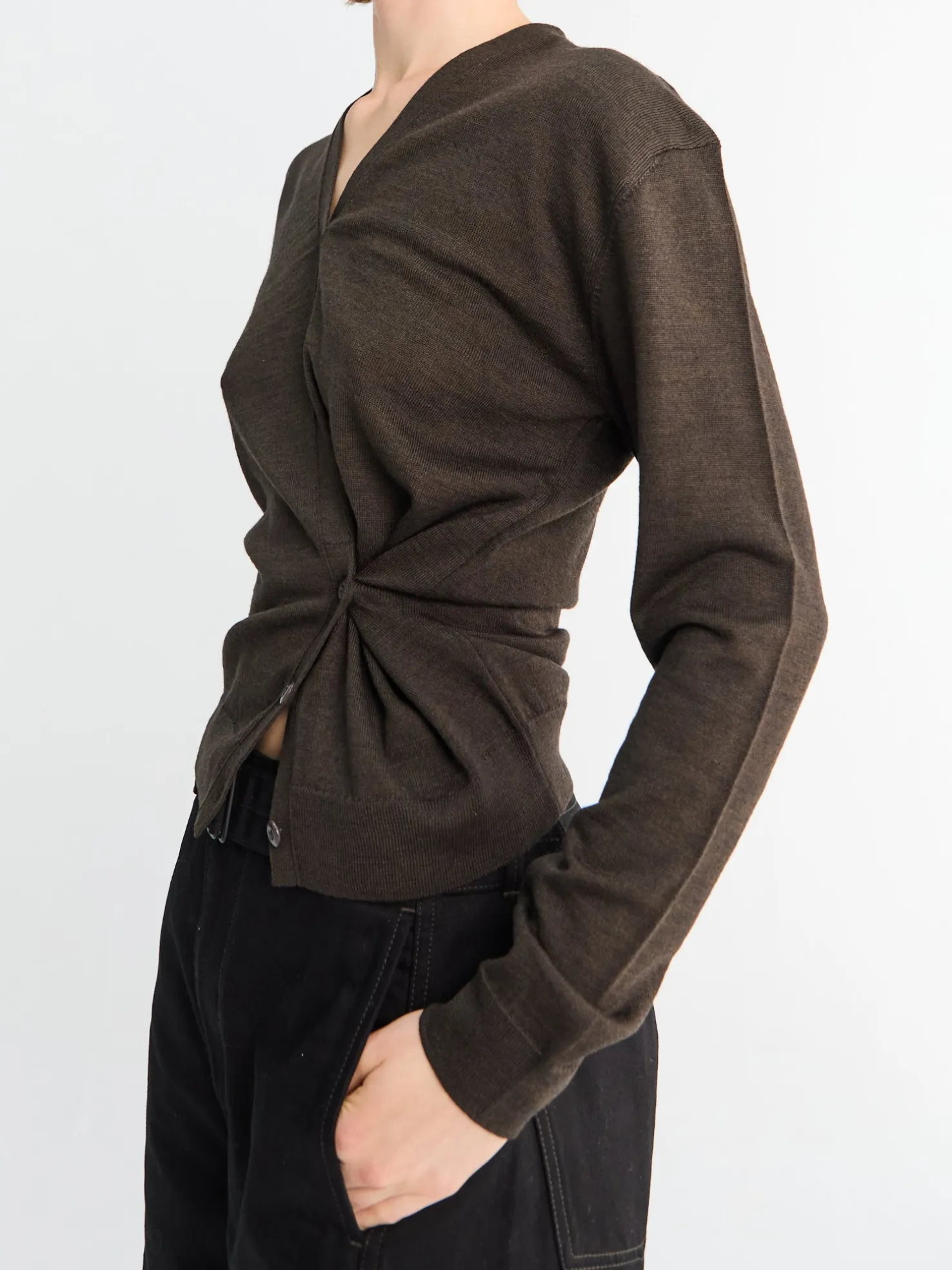 Twisted V Neck Cardigan i Dark Cacao