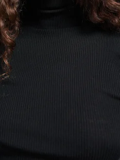 Uld & Silke Langærmet Rib Turtleneck Top i Sort