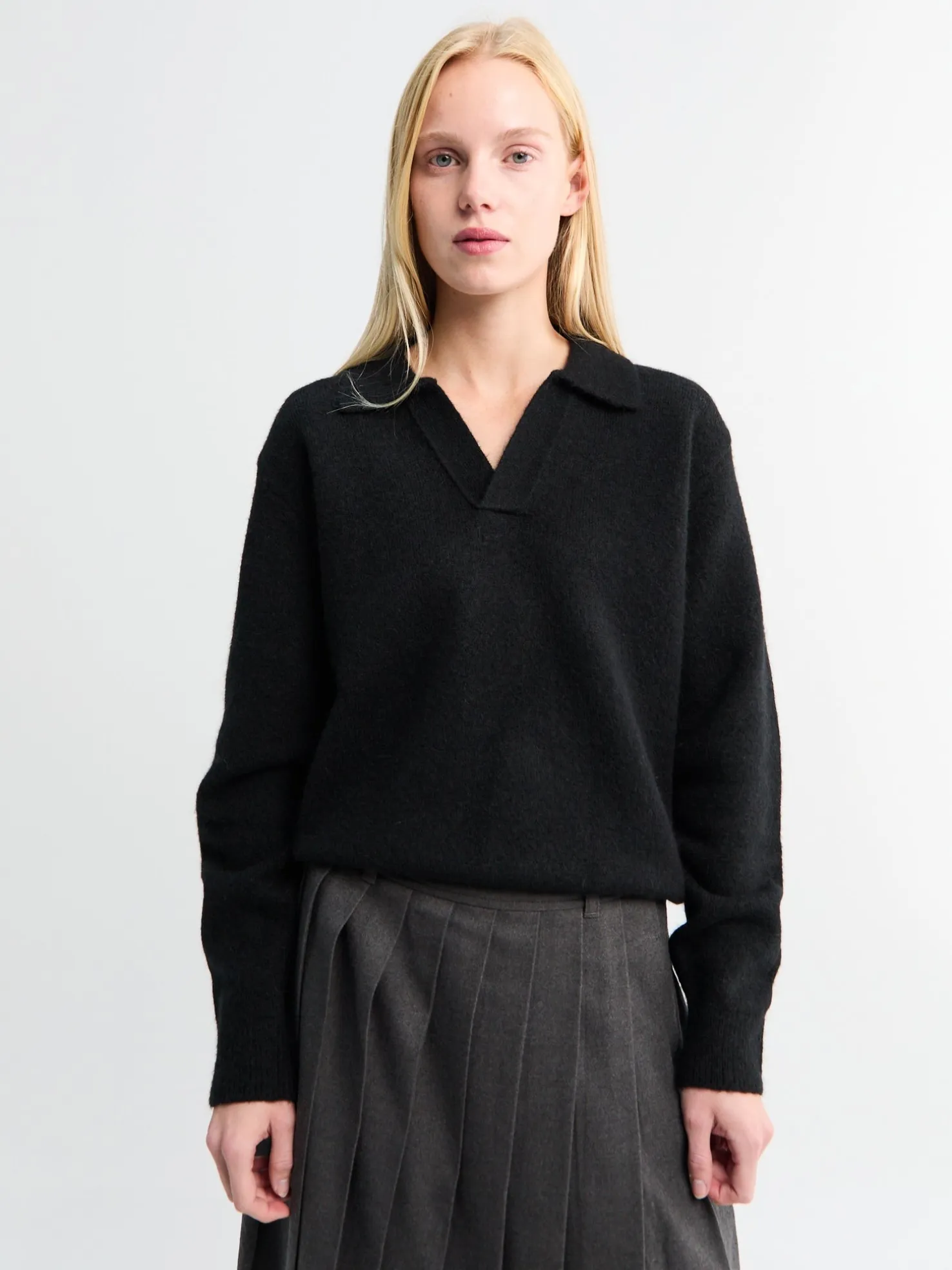 Unisex Open Collared Kashmir Sweater i Sort