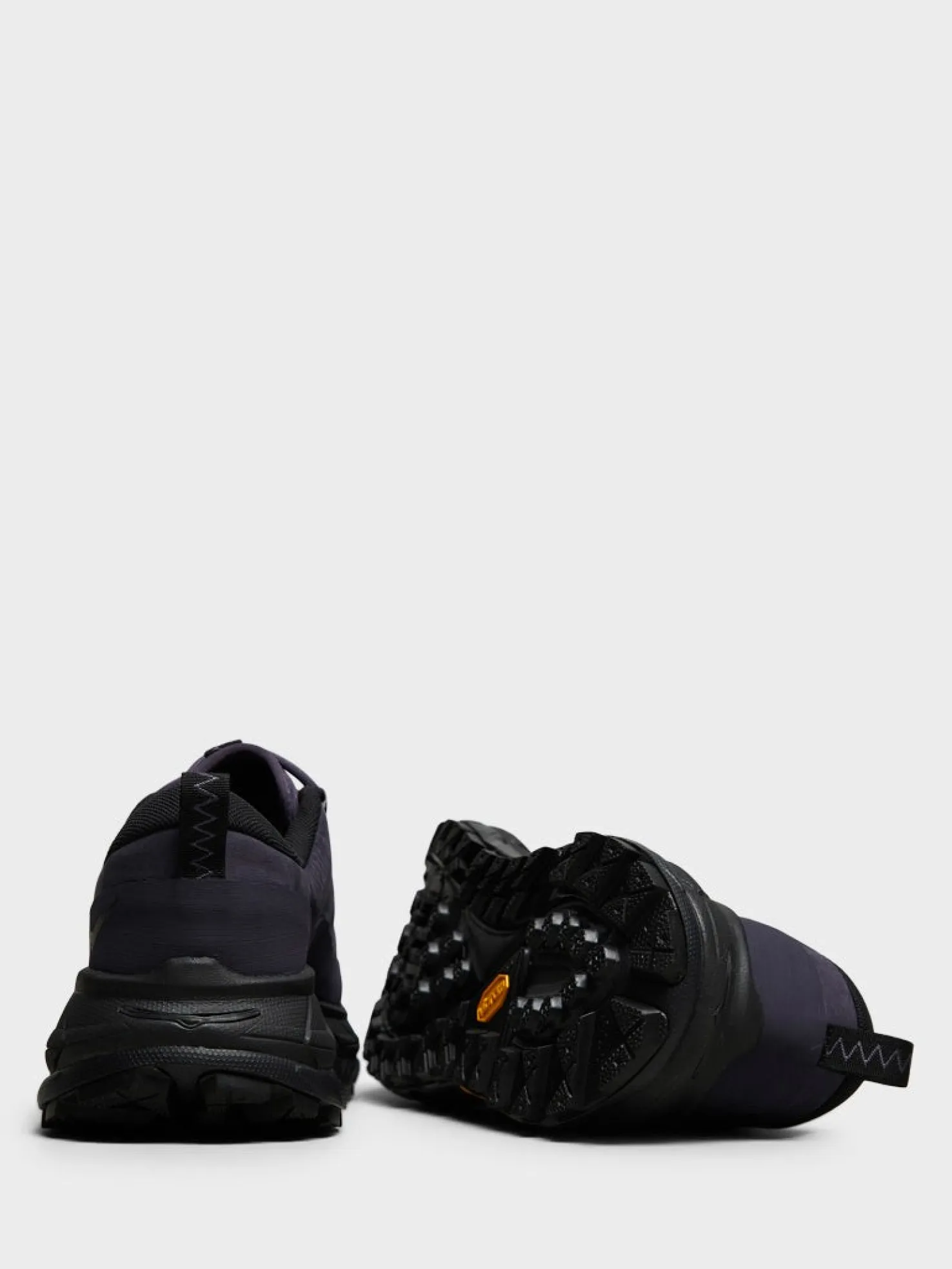 U Tor Summit Sneakers i Squid Ink og Squid Ink