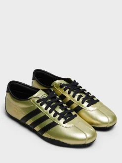 W' Tokyo Sneakers in Gold Metallic og Core Black